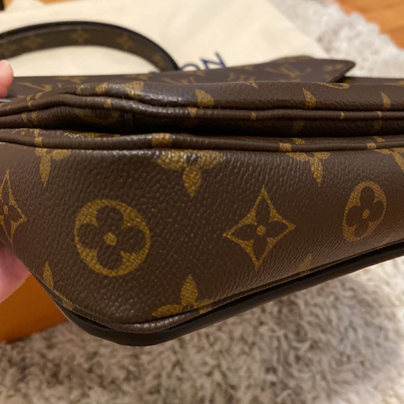 Louis Vuitton Pochette Métis Monogram - Picture 8 of 11